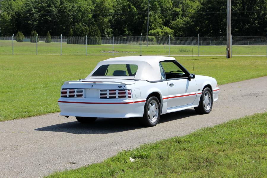  Ford Mustang Convertible 25th Anniversary Edition 1990 года  (фото 2 из 14)
